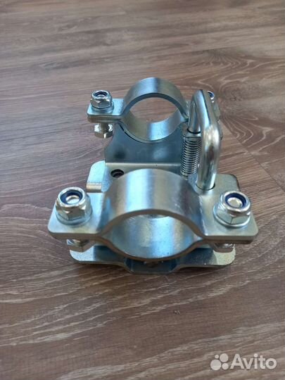 Кронштейн поворотный для подкатного колеса