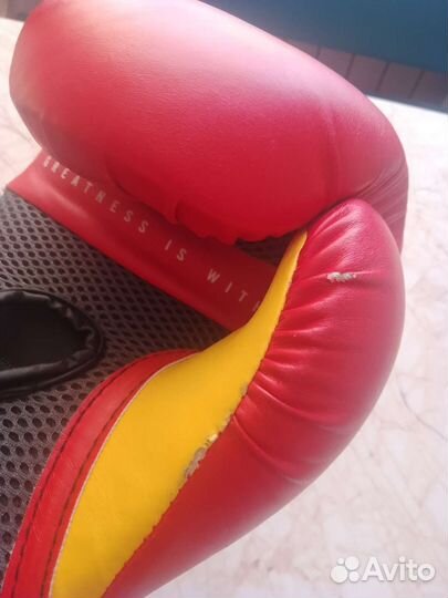 Боксерские перчатки