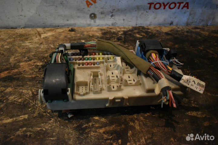 Блок предохранителей Mazda 3 BK 2003 - 2009