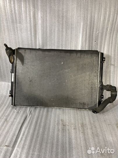 Радиатор охлаждения skoda octavia 1K0 121 251 EH