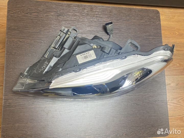 Левая фара Volvo xc 60