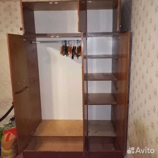 Шкаф