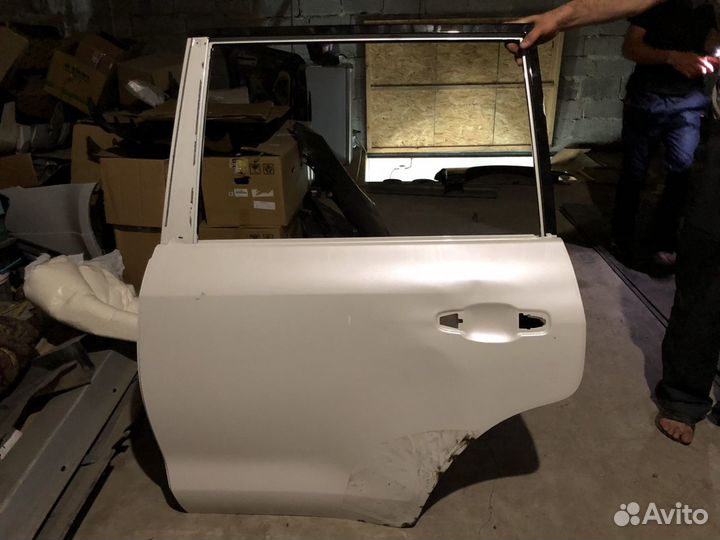 Дверь на лексус LX 450D-570