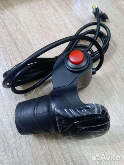 Курок газа с дисплеем для электросамоката