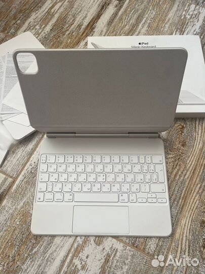Чехол-клавиатура Apple Magic Keyboard для iPad