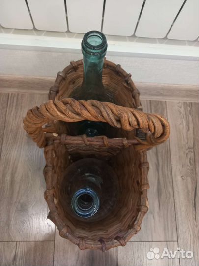 Корзина с бутылями