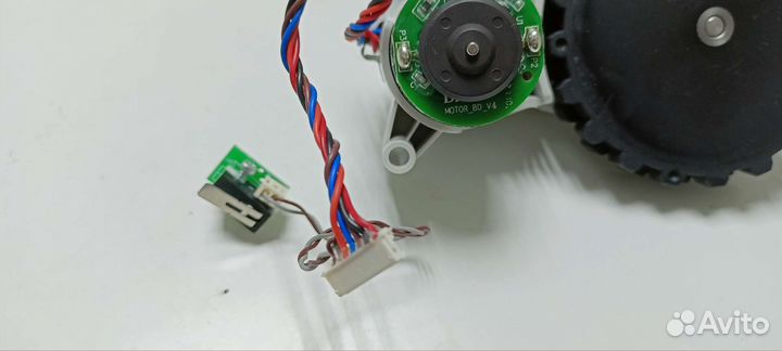 Колесо на робот пылесос xiaomi