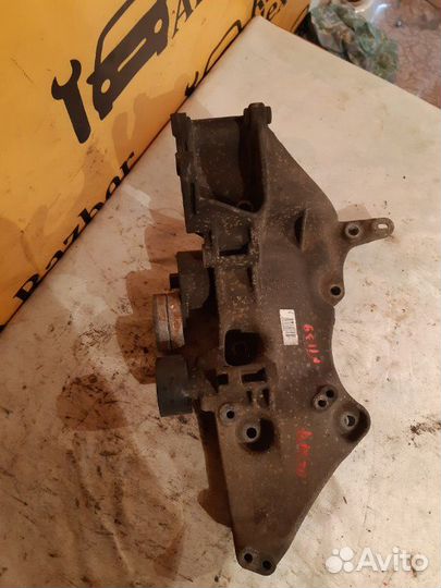 Кронштейн генератора Renault Duster 2.0 2015