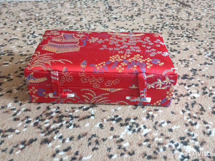 Коробка для хранения разных вещей