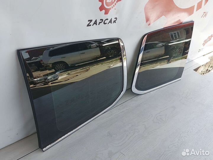 Lexus LX570 форточка Задняя
