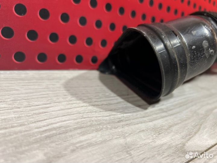 Патрубок воздушного фильтра Mercedes-Benz E-Class