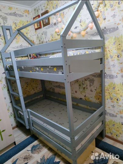 Кровать двухъярусная детская