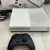 Xbox One S 1000Gb с играми в подарок