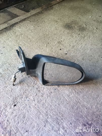 Зеркало правое Mitsubishi Colt z30