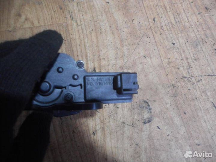 Моторчик стеклоподъемника левый Chrysler Voyager