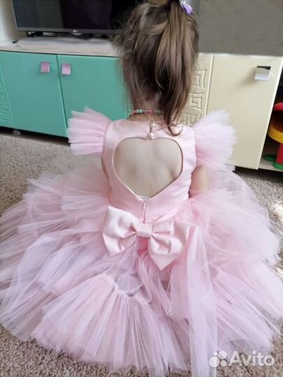 Платье для девочки праздничное 104-110