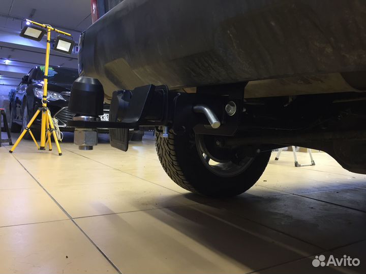 Фаркоп на Ниву 4х4 Legend. Съемный шар