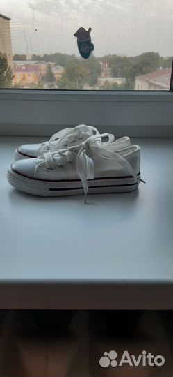 Кеды белые новые для мальчика