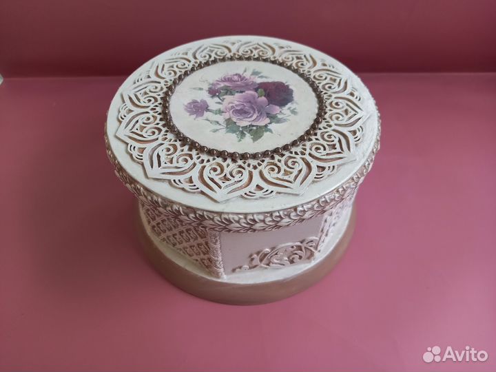 Деревяннная шкатулка ручной работы