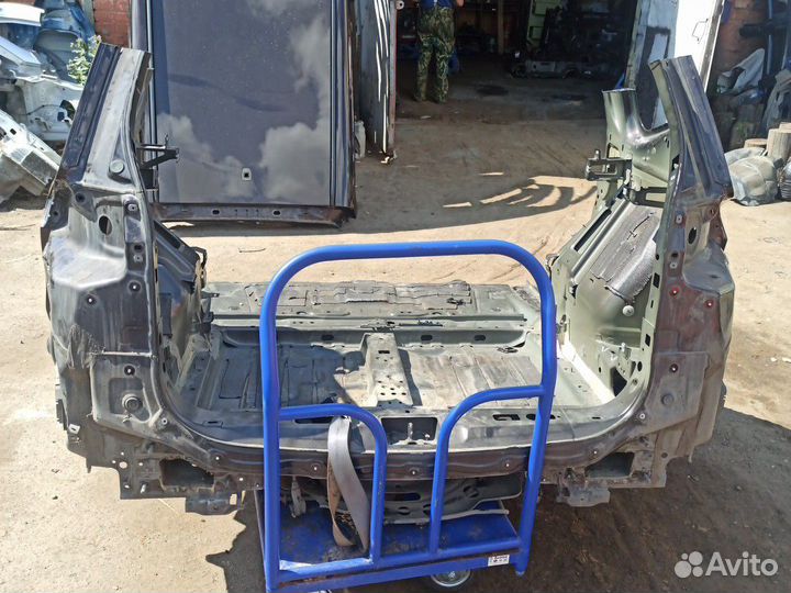 Задняя часть opel zafira c