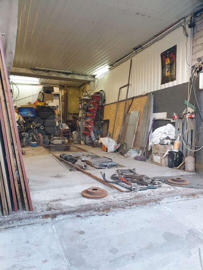 Гараж, > 30 м²