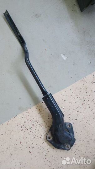 Распорка передних стоек Форд Фокус 2