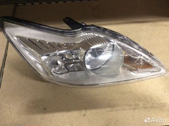 Форд Фокус рестайлинг фара правая новая хром