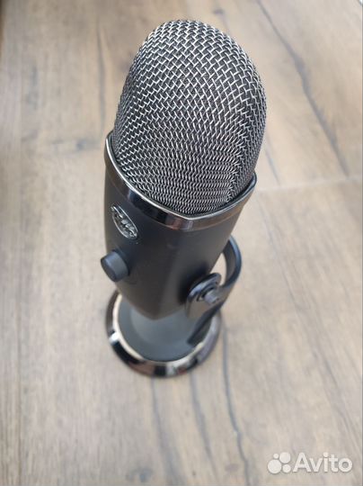 Студийный микрофон Blue Yeti X