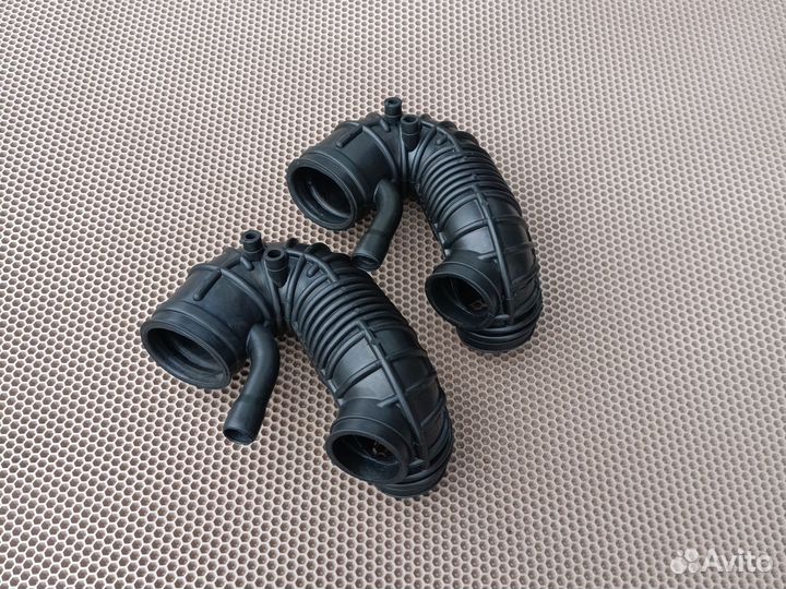 Новый патрубок воздушный Freelander 2.5 KV6