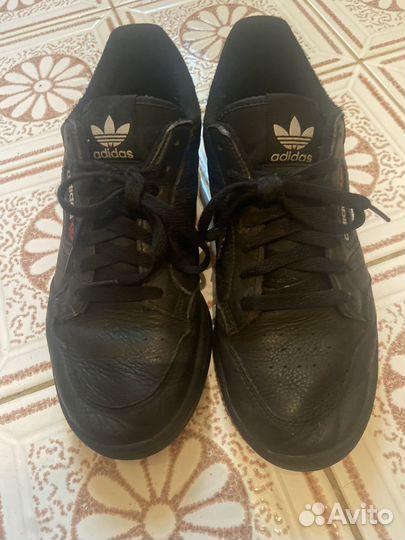 Кроссовки adidas кожаные