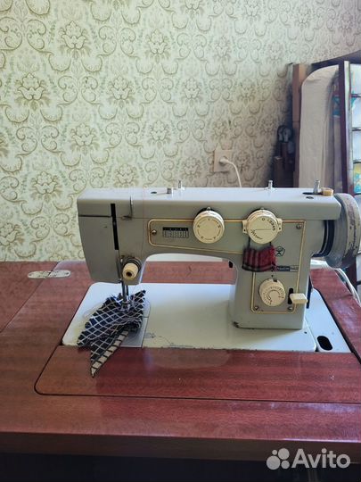Швейная машина подольск 142