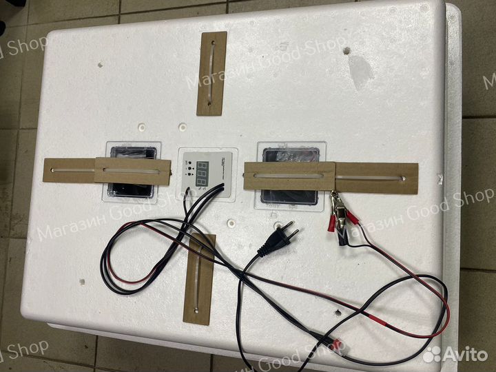 Инкубатор новый на 104 яйца