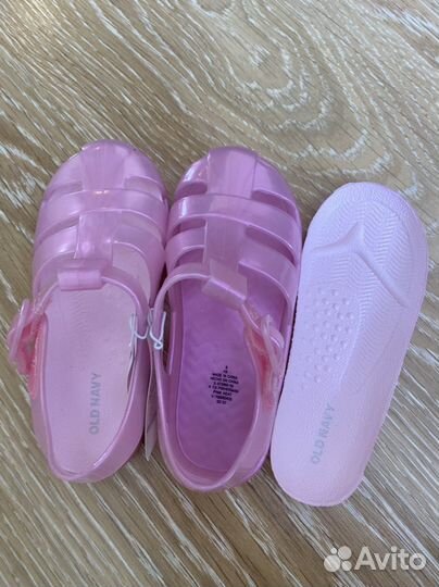 Сандали для девочки новые