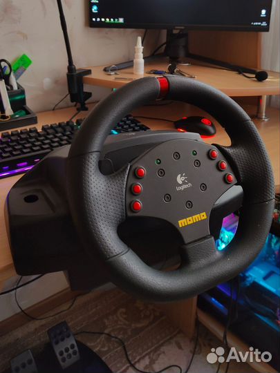 Игровой руль Logitech momo Racing