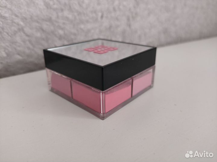 Givenchy румяна
