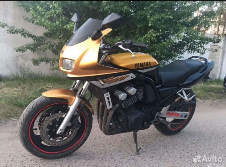Yamaha fzs600