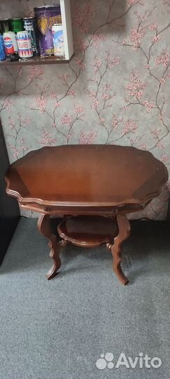 Кофейный столик из дерева