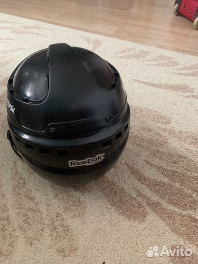 Хоккейный шлем