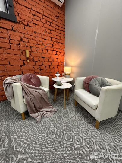 Аренда кабинета почасовая рядом с ТЦ Галерея