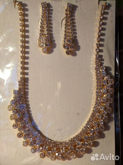 Комплект: колье, серьги