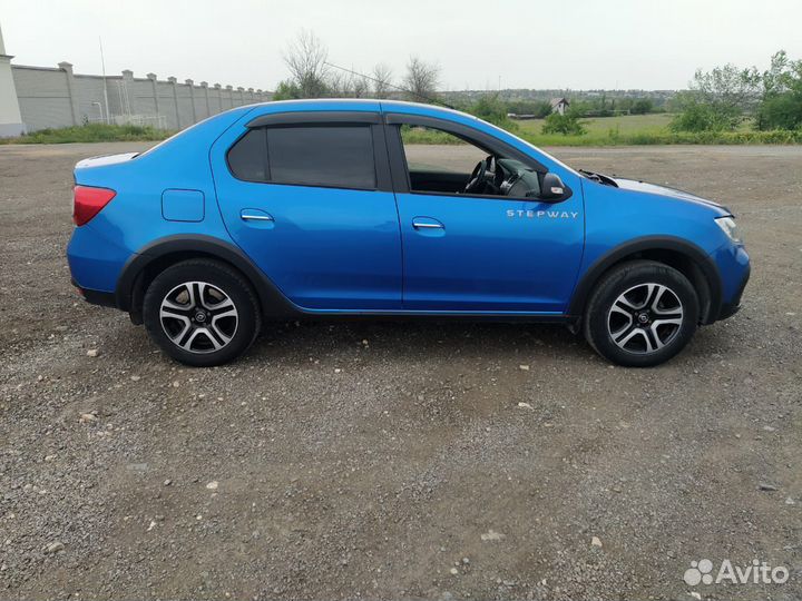 Renault Logan Stepway 1.6 CVT, 2019, 84 000 км