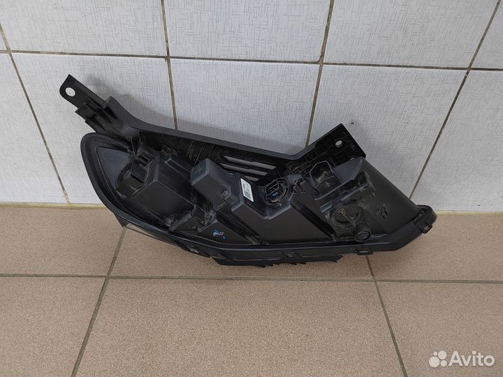 Фара дхо левая Hyundai Santa Fe 4 92207-S1000