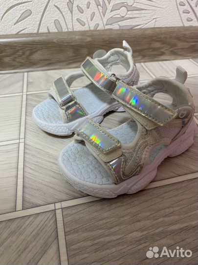 Сандалии для девочки