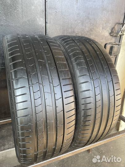 Pirelli P Zero PZ4 225/40 R19