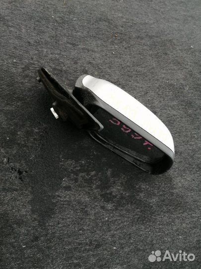 Зеркало правое Mazda Demio DY