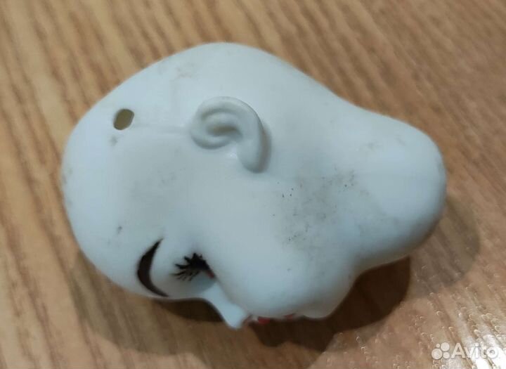 Голова антикварной куклы