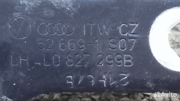 Петля багажника Q7