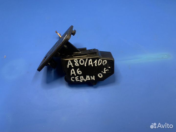 Концевик крышки багажника Ауди 80/100/А6 седан