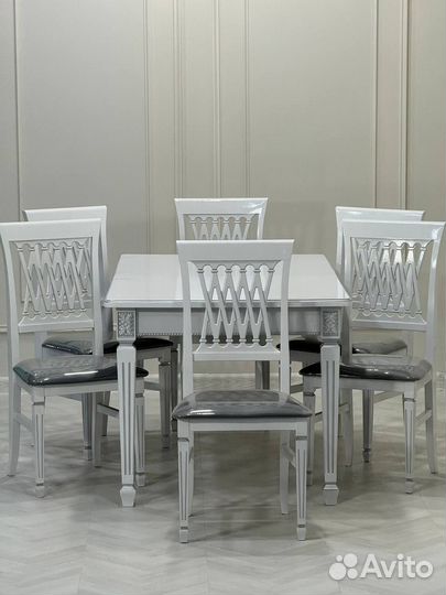Комплект стол и стулья. В наличии