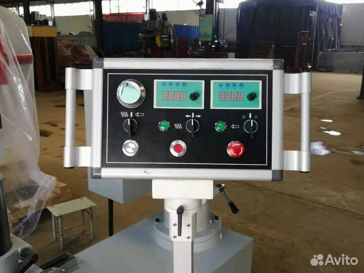 Горизонтально-расточной станок T8120SF